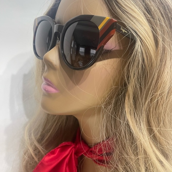 Salvatore Ferragamo Sunglasses - Picture 6 of 11